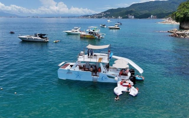 Croisière festive privée en catamaran à Puerto Vallarta photo 9