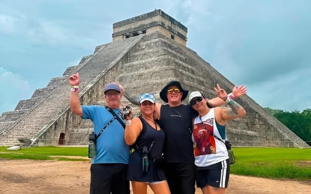 Private Chichen Itza, Tsukan Cenote and Izamal Tour from Merida