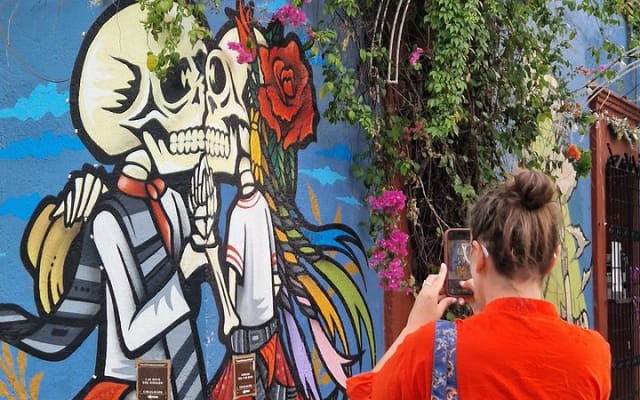 Tour de arte urbano con un artista en Oaxaca photo 7