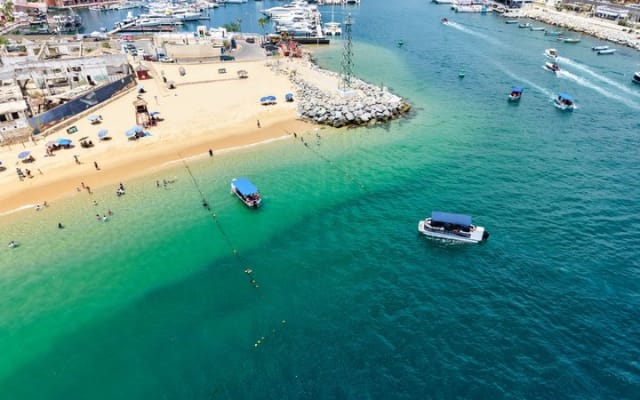 Paseo en bote con fondo de cristal por Cabo San Lucas hasta el famoso Arco photo 3