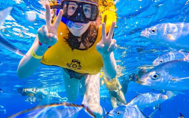 Tour de día completo en catamarán a Cozumel con snorkel, Sky Snorkeling y Kuzá photo 11