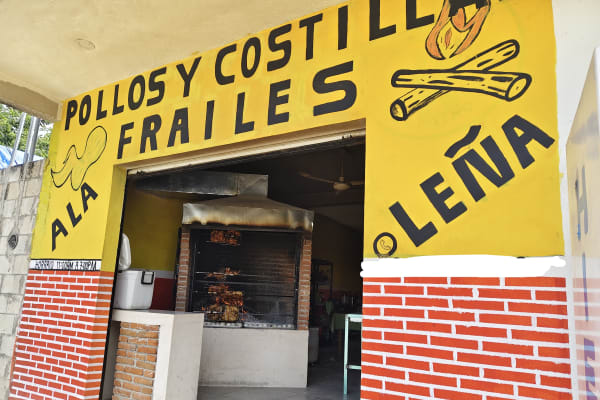 POLLOS & COSTILLAS A LA LEÑA FRAILES