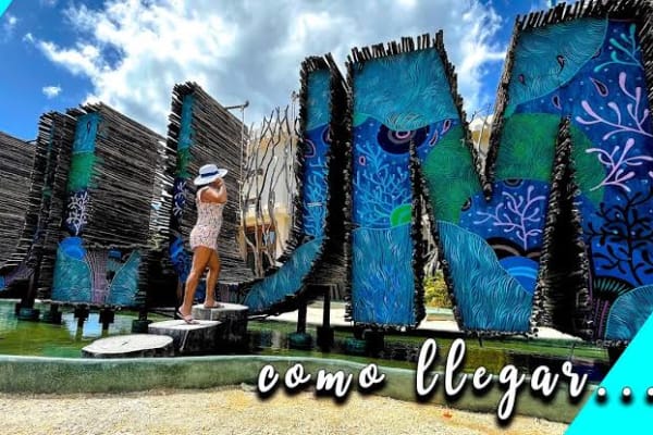 Letras Azules de la Cervecería Tulum