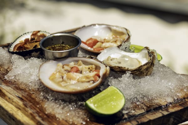 Máre by Villa Pescadores | Restaurant & Beach club