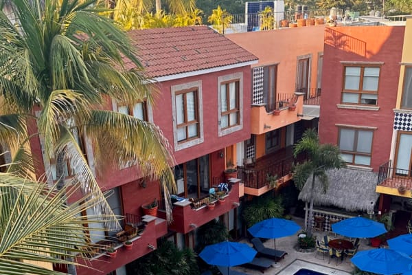 Casa Lotería Sayulita - Family Boutique Hotel with Restaurant, Rooftop Yoga, Pool & Free Parking - 3 min to Beach