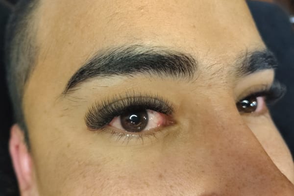 Estudio de Tatuajes y Extensión de Pestañas