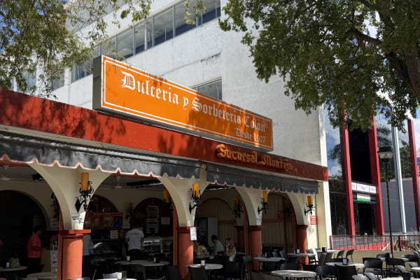 Dulcería y Sorbetería Colón