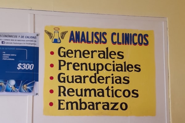ANÁLISIS CLÍNICOS RAYOS X "LOS ARCANGELITOS"
