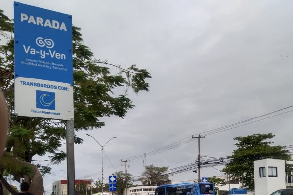 Taxi Uber y DiDi – punto encuentro seguro – Aeropuerto MID