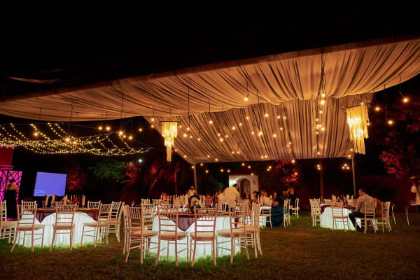 Momentum Bodas & XV años