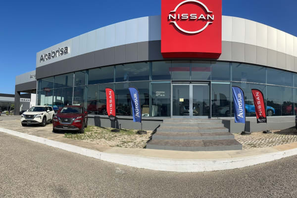 Nissan Altabrisa