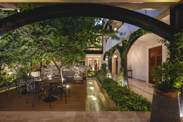 Adoro Hotel Boutique