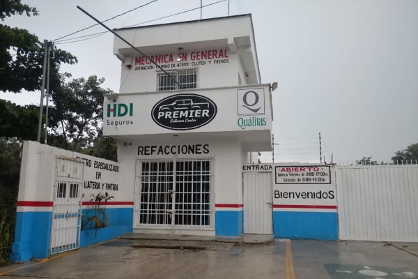 PREMIER Collision Center Tulum
