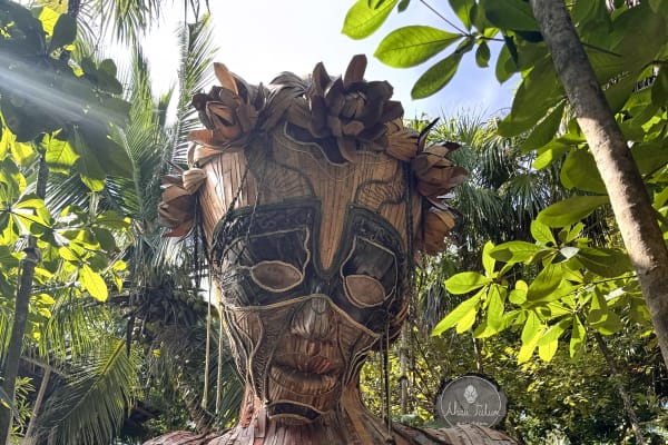 Escultura Ven a la Luz