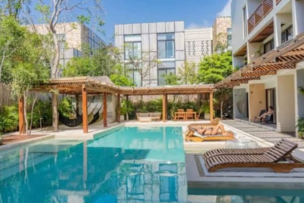 Penthouse Paradise with Rooftop splash pool in fabulous Tulum with AC, WiFi