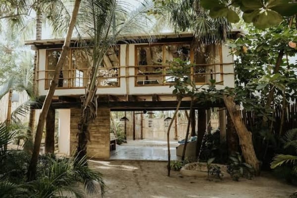 Zorba Villa 4, Exclusive 3BR Villa on the beach! Sleeps 8.