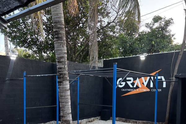 Gravity calisthenics and fitness center