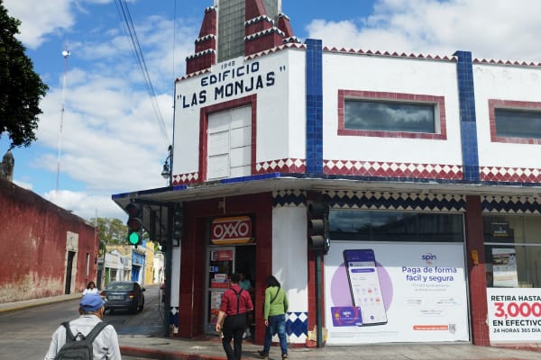 OXXO Monjas MID