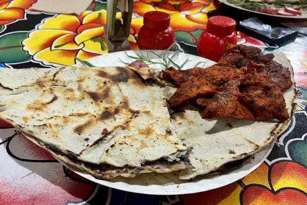 Los Chapulines, Tacos y Tlayudas