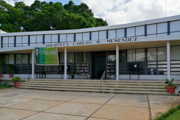 BIBLIOTECA CARLOS R. MENÉNDEZ