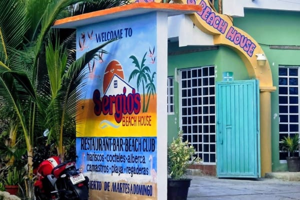 Sergio's Beach House Restaurante y Club de playa en Chelem