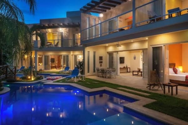 Luxury villa in Tulum with pool, fit 20ppl -10min from the beach!