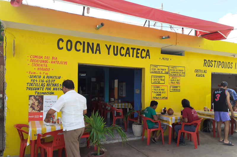 Pollos iker y comida yucateca — photo 1