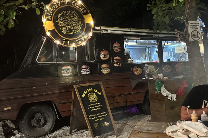 Burgers Club Tulum — photo 1