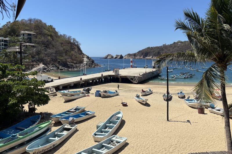 Playa Puerto Angel — photo 1