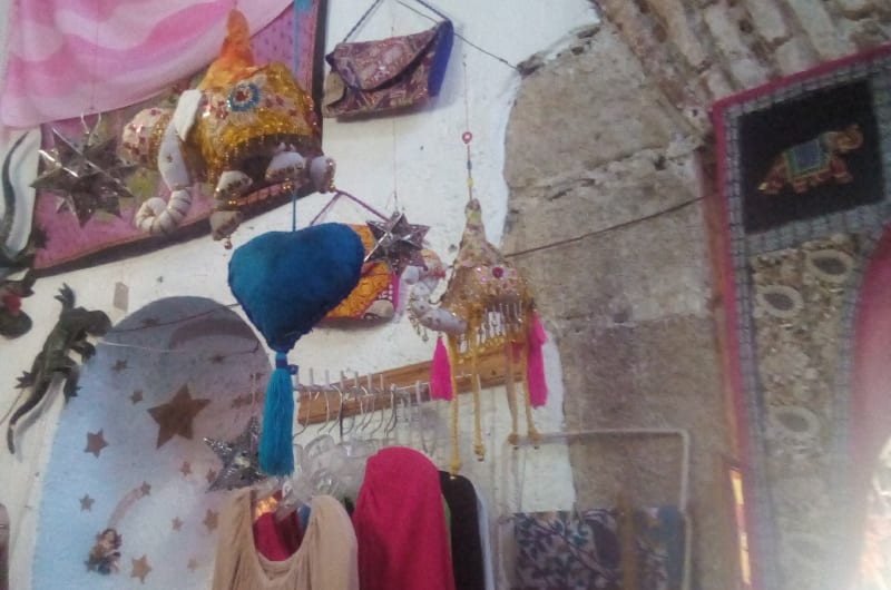 La Piramide Artesanías Y Ropa — photo 3