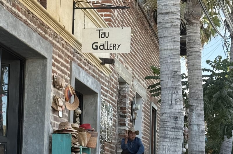 Tau Gallery — photo 2