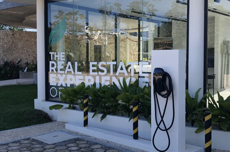 Tesla Destination Charger — photo 1