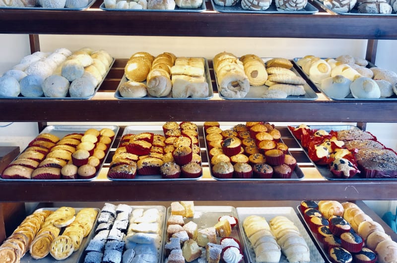 Panadería y Repostería La Familia — photo 1