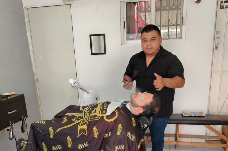 Puerto's Barbershop — photo 2