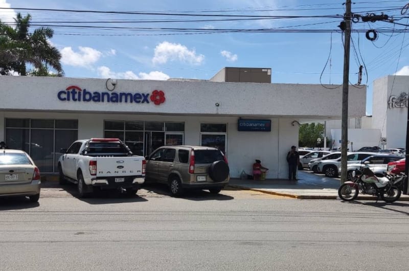 Sucursal Banamex Plaza Fiesta, Mérida, Yuc. — photo 3