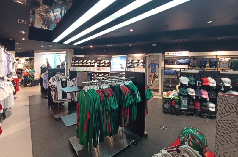 adidas Store Merida, Calle 7 — photo 2