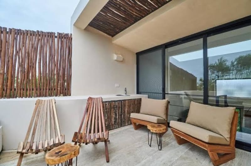 Luxury Penthouse at Bungalos Village 2BDR Condo with private pool and rooftop 24 7 security in a gat — photo 1