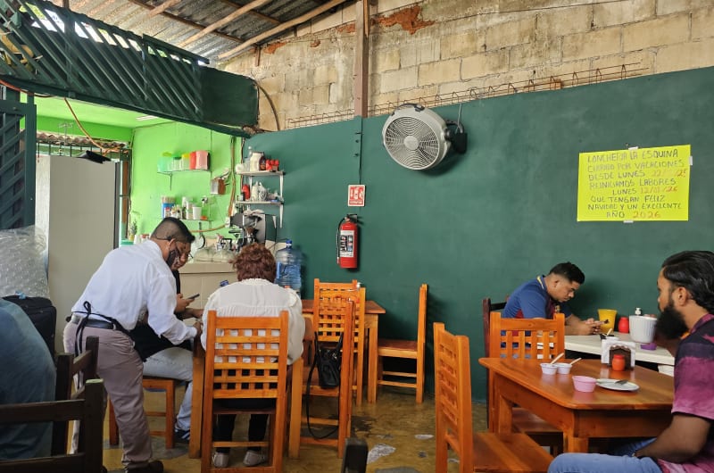 Lonchería La Esquina (Comida Mexicana) — photo 3