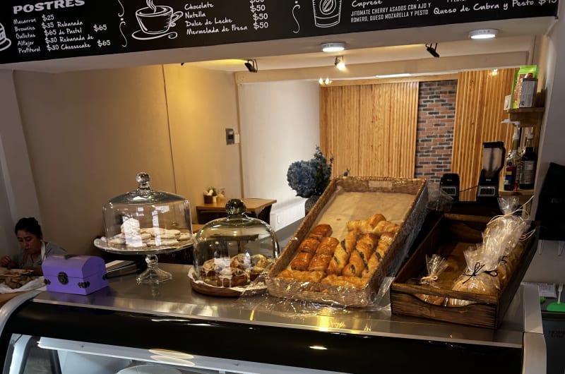 Cafetería Y Pastelería La Mora — photo 1