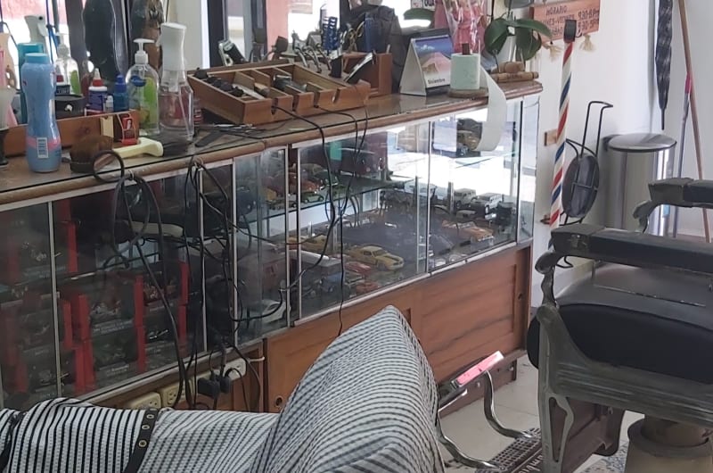 PELUQUERÍA Y BARBERÍA “CAPETILLO” — photo 3
