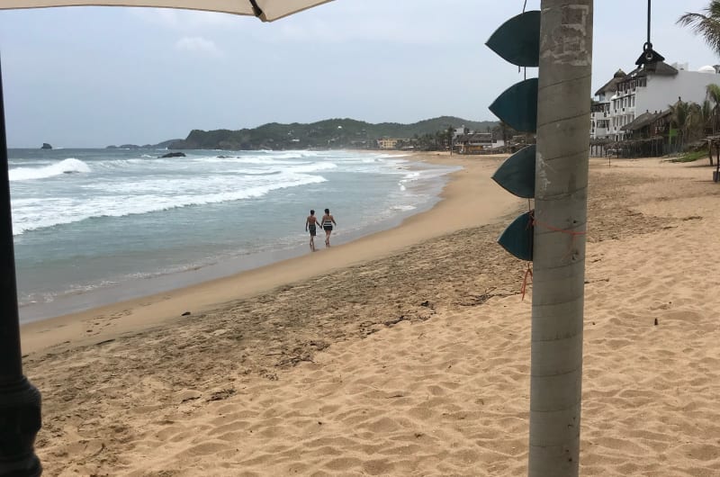 Zipolite beach — photo 1