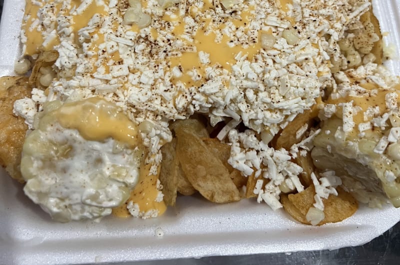Los Pinshis Elotes Mid — photo 2