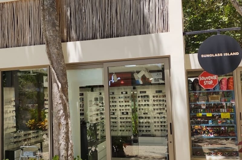 Sunglass Island — photo 1