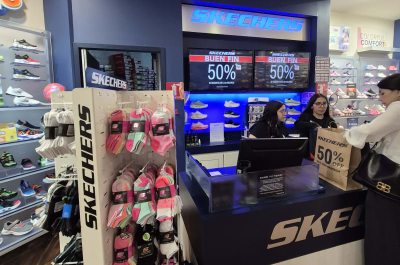 Skechers — photo 1
