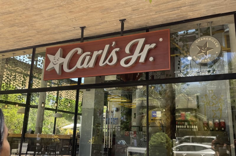 Carl's Jr Tulum — photo 3
