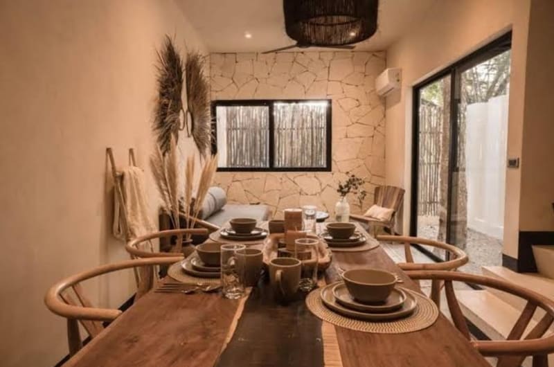 Deep in the Jungle House — photo 3