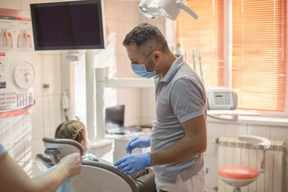 Дитячий стоматолог Львів — лікування дітей різного віку