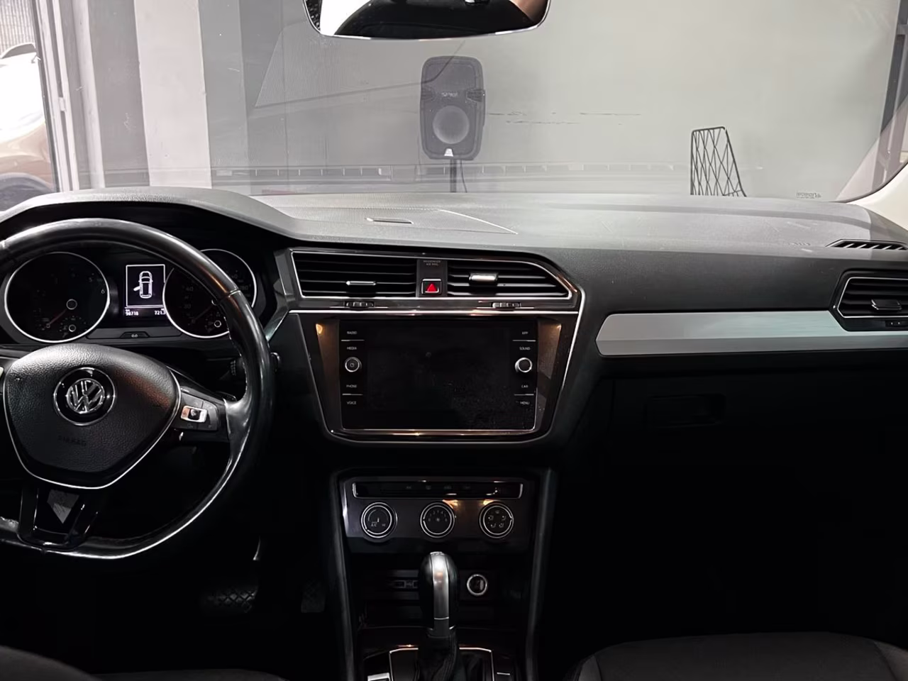 VOLKSWAGEN TIGUAN TRENDLINE 2019 foto 32