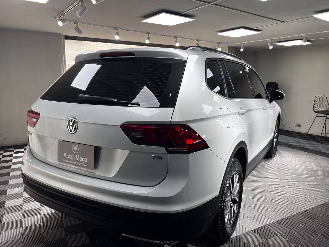 VOLKSWAGEN TIGUAN TRENDLINE 2019 foto 17
