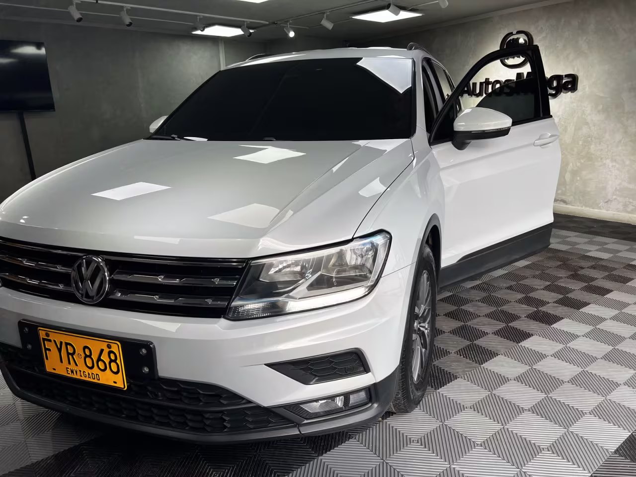 VOLKSWAGEN TIGUAN TRENDLINE 2019 foto 2